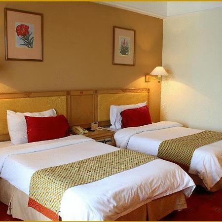 Tiara Medan Hotel & Convention Center Exterior photo
